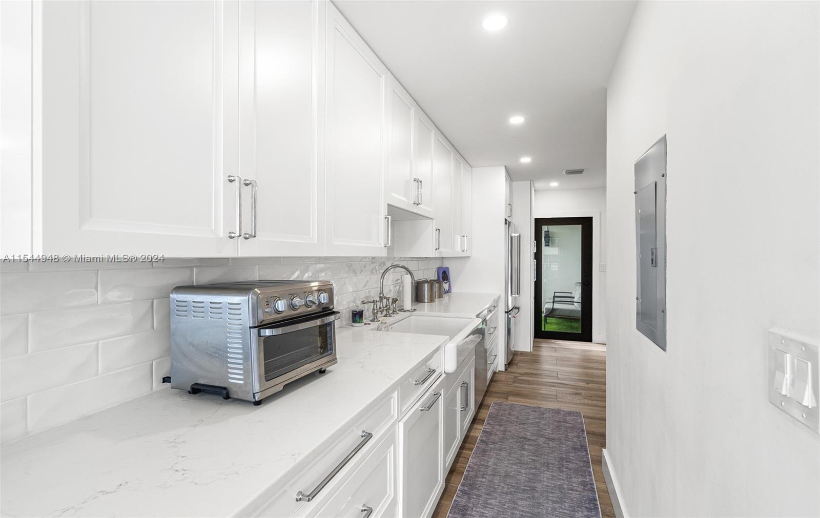 3100 48th St, Fort Lauderdale, FL, 33308 United States, 2 Bedrooms Bedrooms, ,2 BathroomsBathrooms,Residential,For Sale,48th St,A11544948