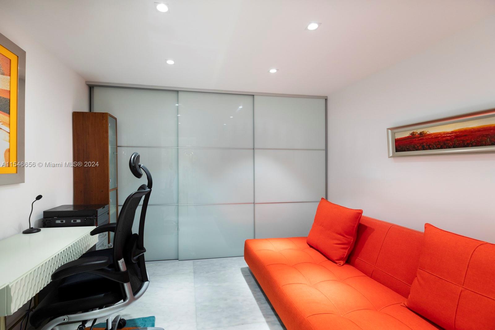 6423 Collins Ave 1404, Miami Beach, Florida 33141, 1 Bedroom Bedrooms, ,2 BathroomsBathrooms,Residential,For Sale,6423 Collins Ave 1404,A11546656