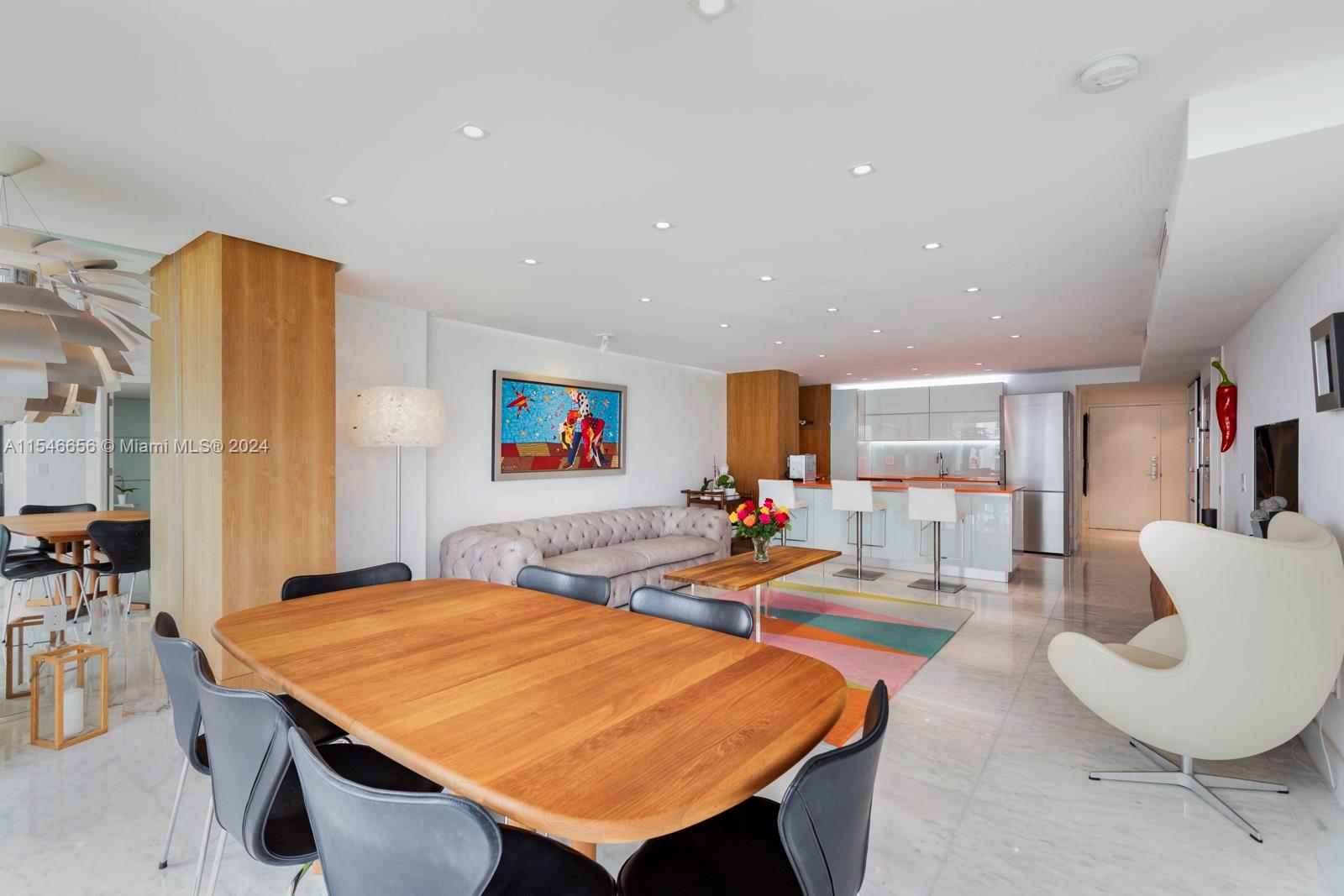 6423 Collins Ave 1404, Miami Beach, Florida 33141, 1 Bedroom Bedrooms, ,2 BathroomsBathrooms,Residential,For Sale,6423 Collins Ave 1404,A11546656