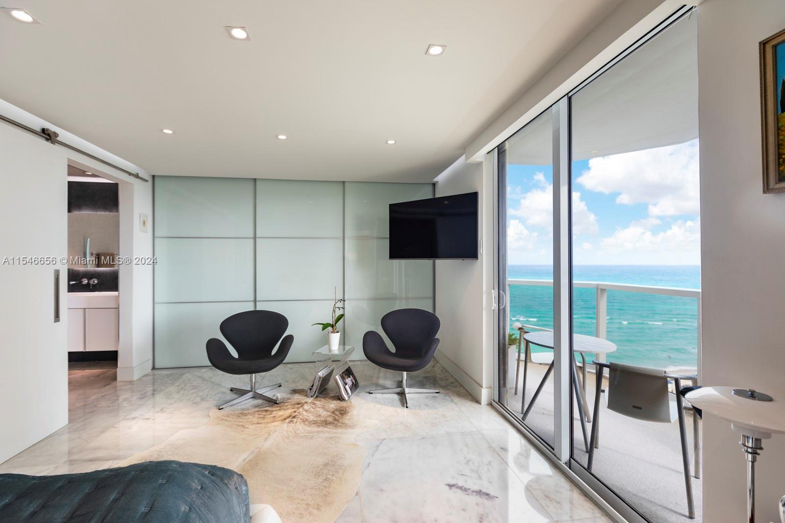 6423 Collins Ave 1404, Miami Beach, Florida 33141, 1 Bedroom Bedrooms, ,2 BathroomsBathrooms,Residential,For Sale,6423 Collins Ave 1404,A11546656
