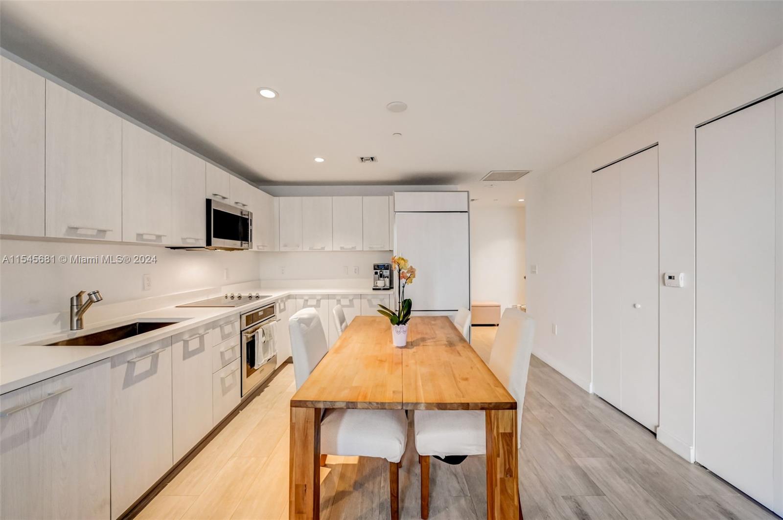 55 SW 9th St 2110, Miami, Florida 33130, 1 Bedroom Bedrooms, ,1 BathroomBathrooms,Residential,For Sale,55 SW 9th St 2110,A11545681
