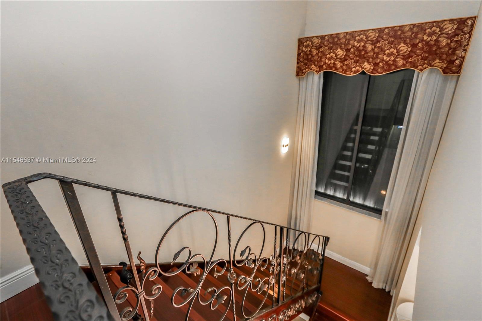 10000 NW 9th St Cir 8, Miami, Florida 33172, 2 Bedrooms Bedrooms, ,2 BathroomsBathrooms,Residential,For Sale,10000 NW 9th St Cir 8,A11546637