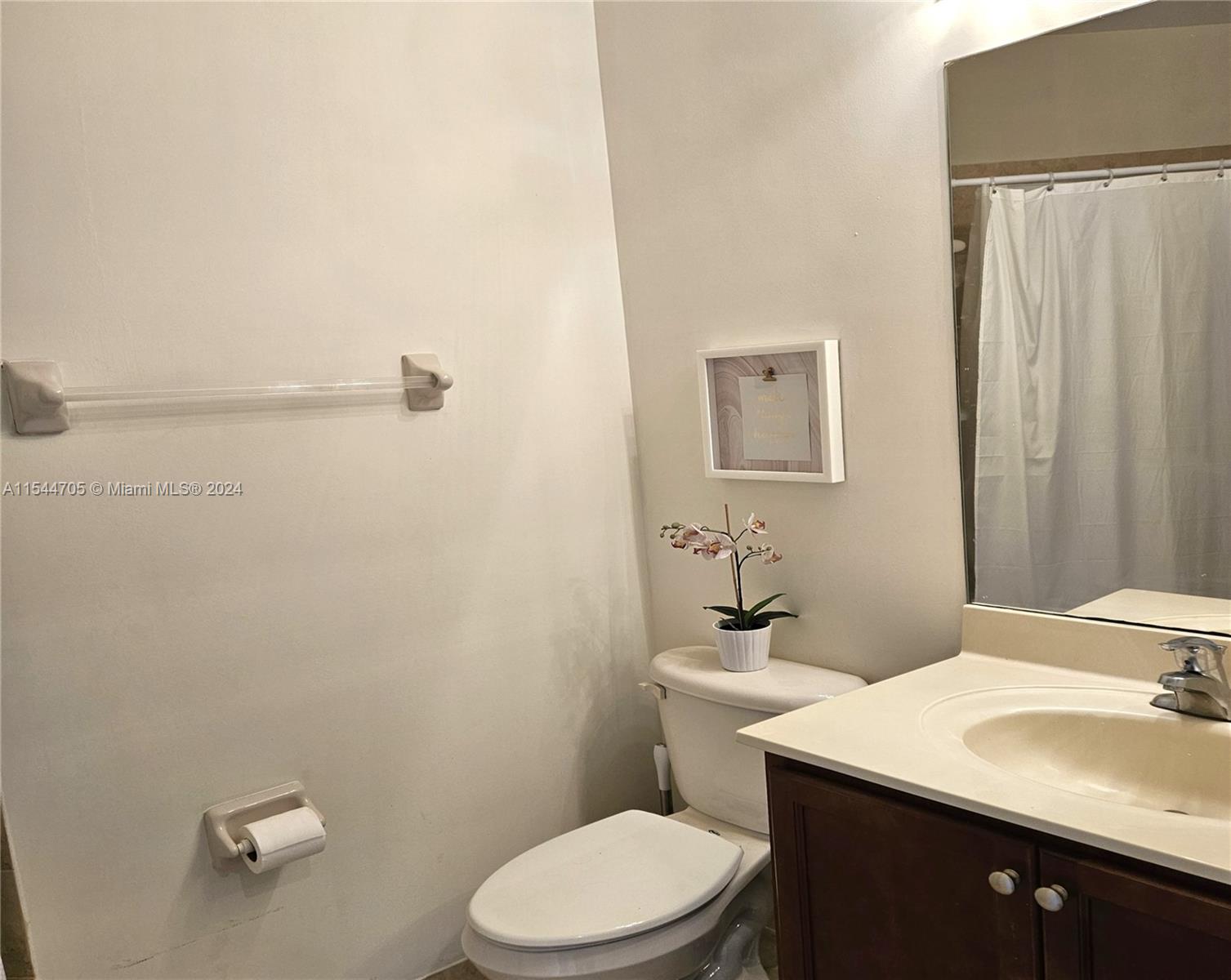 11603 NW 89th St 214, Doral, Florida 33178, 2 Bedrooms Bedrooms, ,2 BathroomsBathrooms,Residential,For Sale,11603 NW 89th St 214,A11544705
