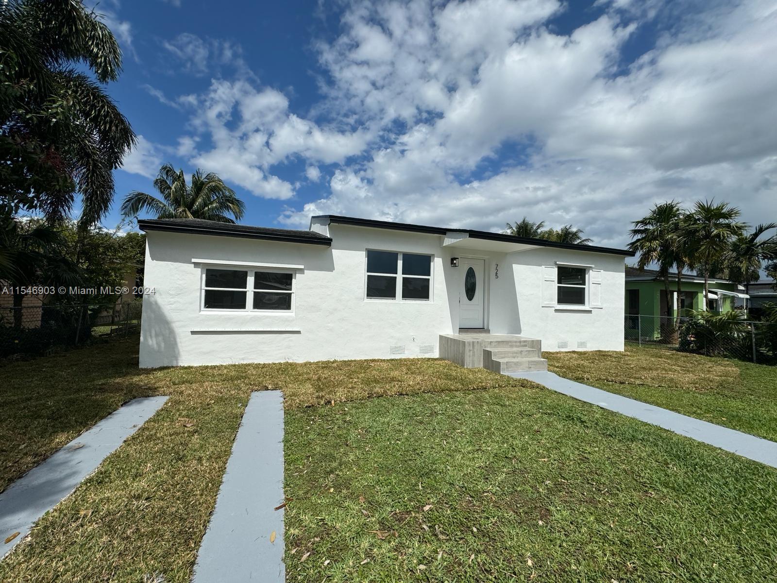 725 NW 10th St  For Sale A11546903, FL