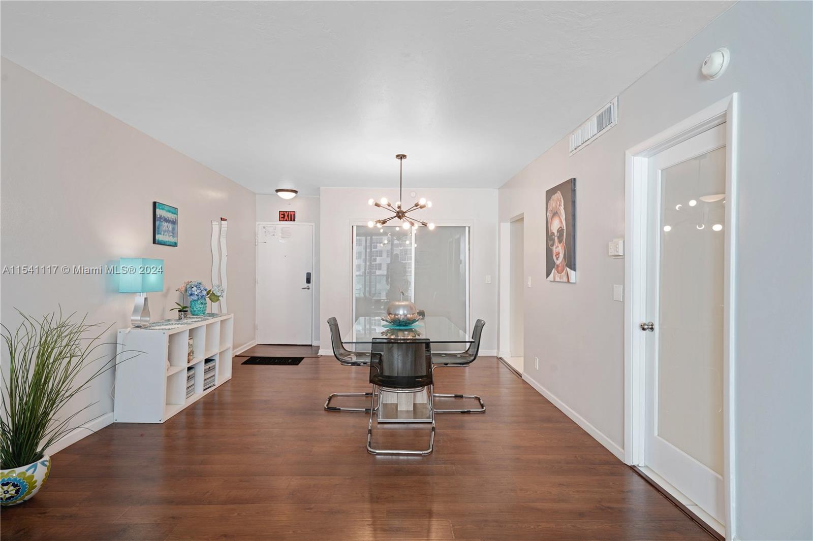 Hollywood, Florida 33019, 1 Bedroom Bedrooms, ,1 BathroomBathrooms,Residential,For Sale,A11541117