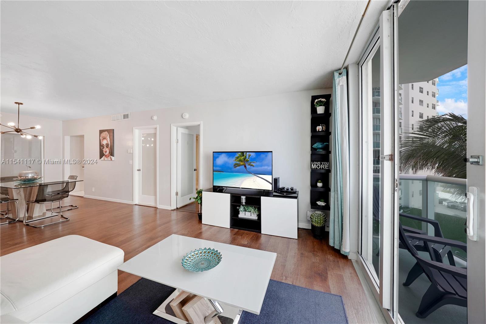 Hollywood, Florida 33019, 1 Bedroom Bedrooms, ,1 BathroomBathrooms,Residential,For Sale,A11541117