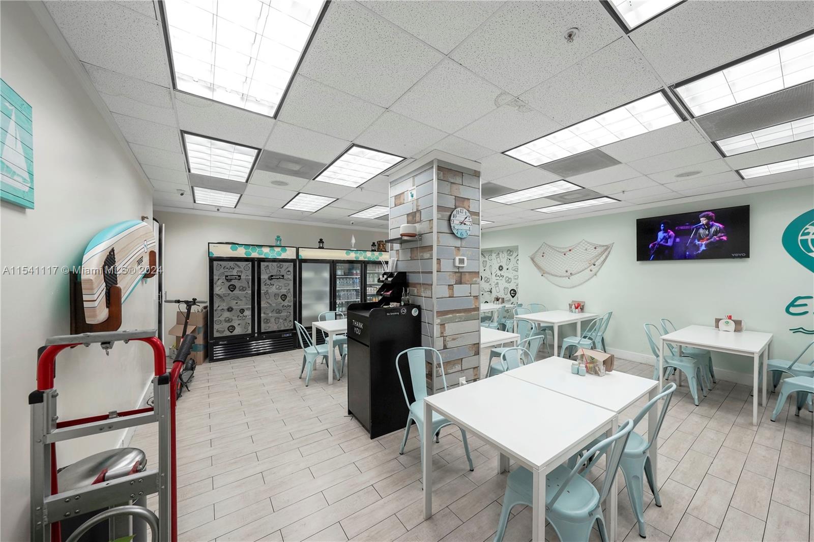 Hollywood, Florida 33019, 1 Bedroom Bedrooms, ,1 BathroomBathrooms,Residential,For Sale,A11541117