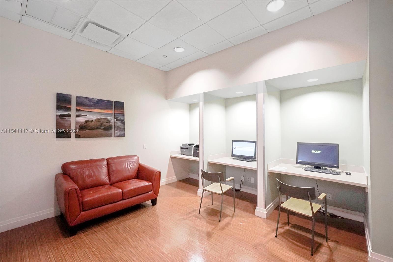 Hollywood, Florida 33019, 1 Bedroom Bedrooms, ,1 BathroomBathrooms,Residential,For Sale,A11541117