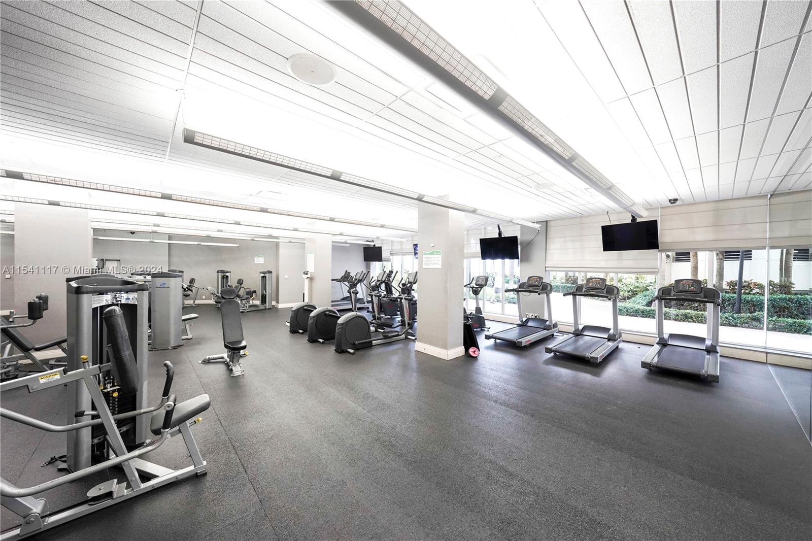 Hollywood, Florida 33019, 1 Bedroom Bedrooms, ,1 BathroomBathrooms,Residential,For Sale,A11541117