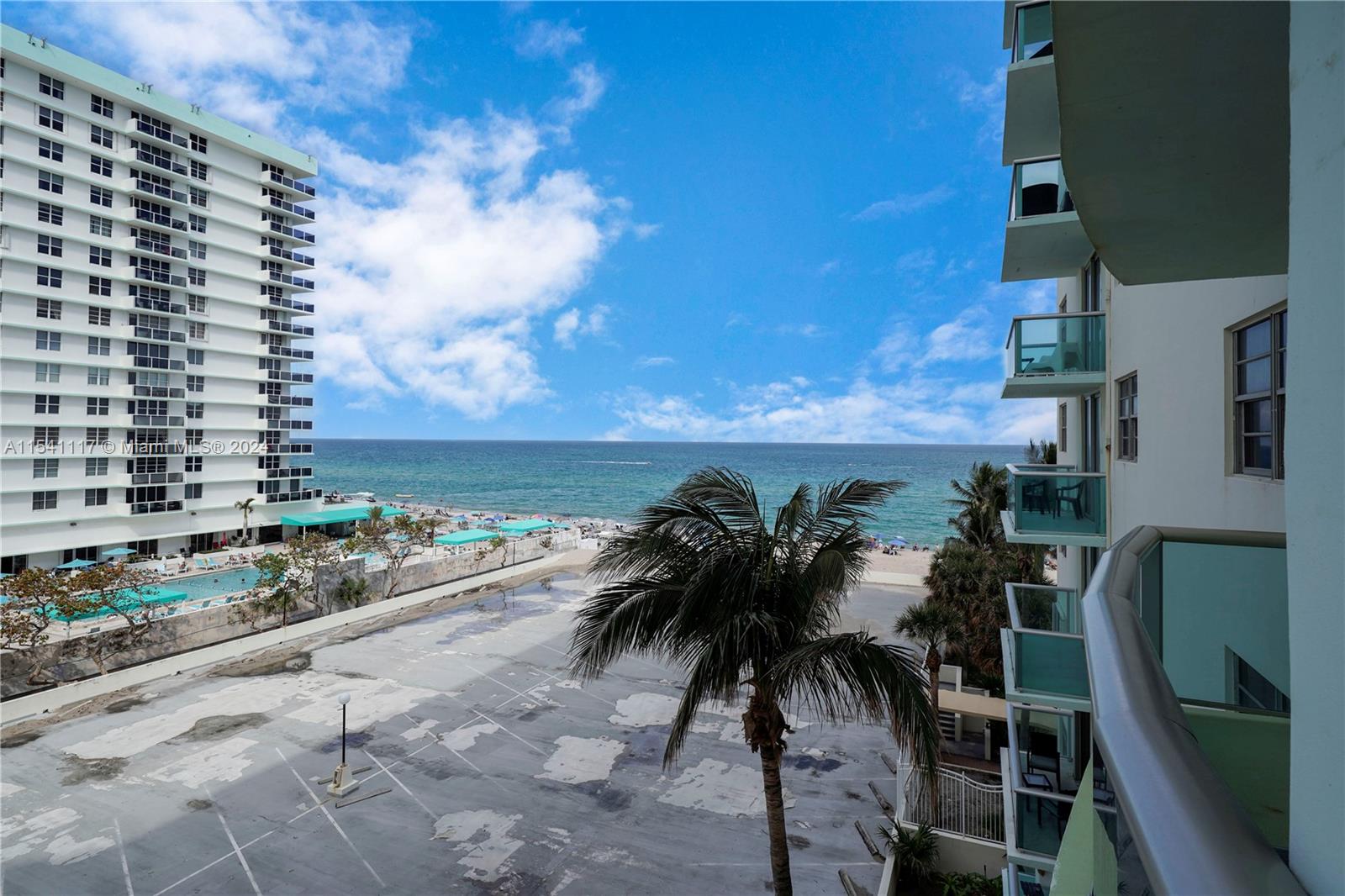 Hollywood, Florida 33019, 1 Bedroom Bedrooms, ,1 BathroomBathrooms,Residential,For Sale,A11541117