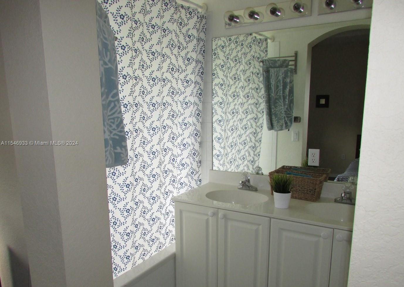 10763 NW 83rd Ter 5-26, Doral, Florida 33178, 2 Bedrooms Bedrooms, ,2 BathroomsBathrooms,Residentiallease,For Rent,10763 NW 83rd Ter 5-26,A11546933