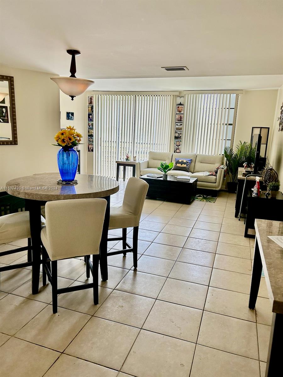 20500 W Country Club Dr 508, Aventura, Florida 33180, 2 Bedrooms Bedrooms, ,2 BathroomsBathrooms,Residential,For Sale,20500 W Country Club Dr 508,A11537430