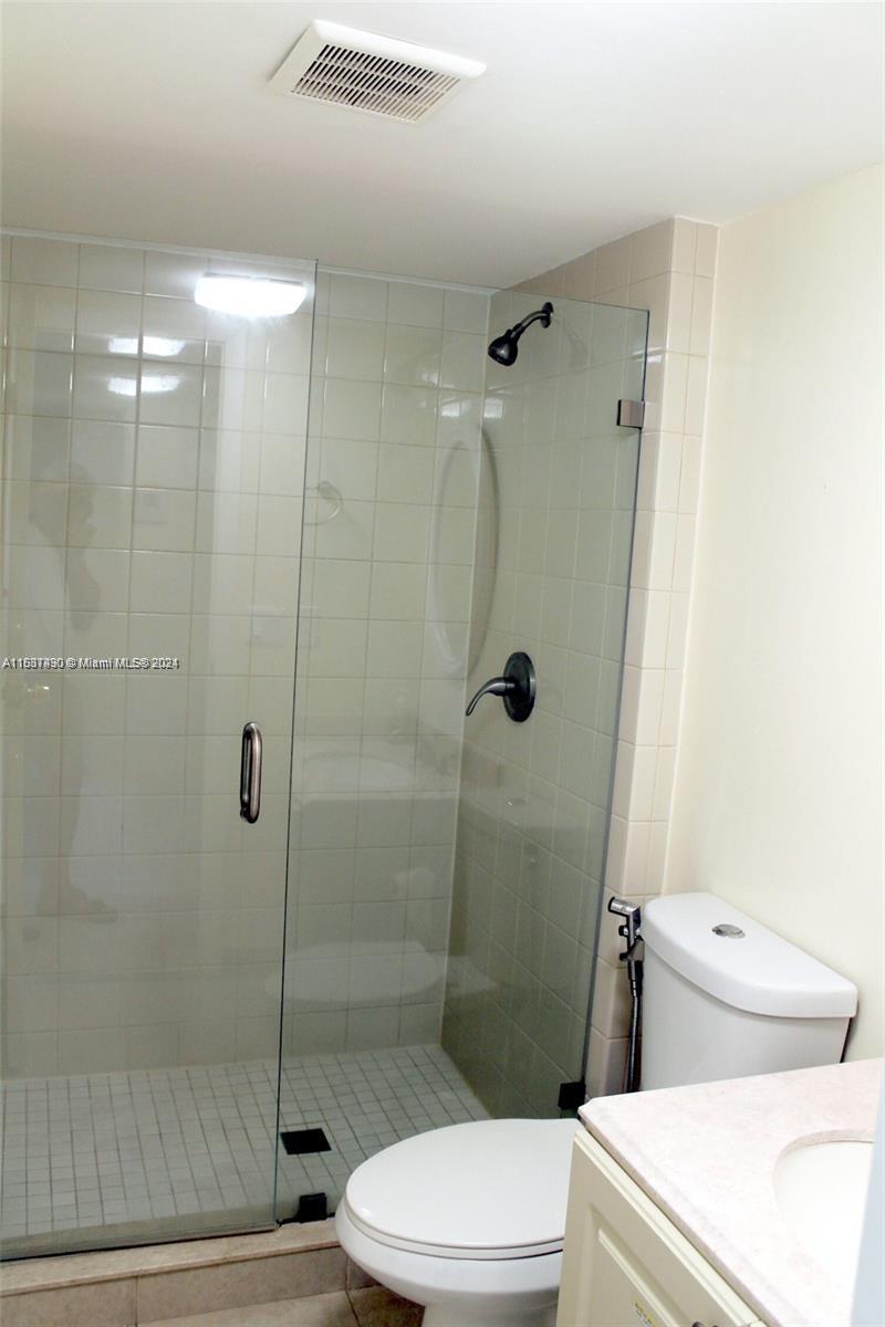 20500 W Country Club Dr 508, Aventura, Florida 33180, 2 Bedrooms Bedrooms, ,2 BathroomsBathrooms,Residential,For Sale,20500 W Country Club Dr 508,A11537430