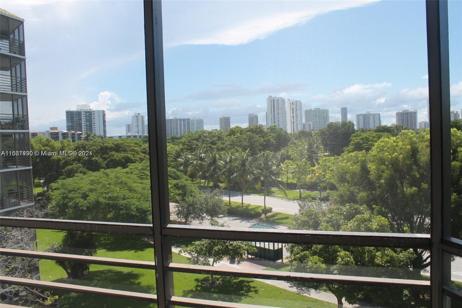 20500 W Country Club Dr 508, Aventura, Florida 33180, 2 Bedrooms Bedrooms, ,2 BathroomsBathrooms,Residential,For Sale,20500 W Country Club Dr 508,A11537430