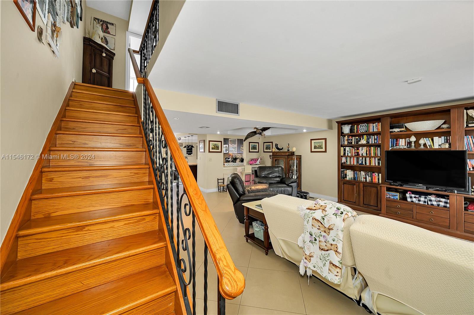 905 NE 27th Ave 905, Hallandale Beach, Florida 33009, 2 Bedrooms Bedrooms, ,2 BathroomsBathrooms,Residential,For Sale,905 NE 27th Ave 905,A11546172