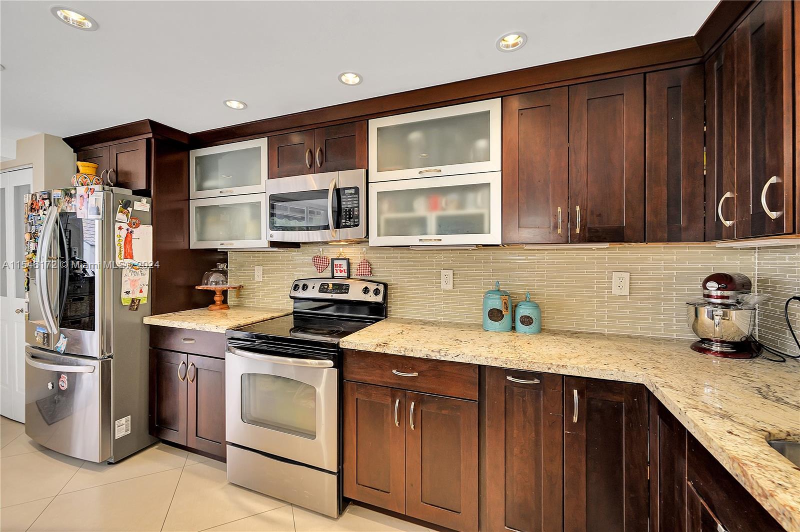 905 NE 27th Ave 905, Hallandale Beach, Florida 33009, 2 Bedrooms Bedrooms, ,2 BathroomsBathrooms,Residential,For Sale,905 NE 27th Ave 905,A11546172