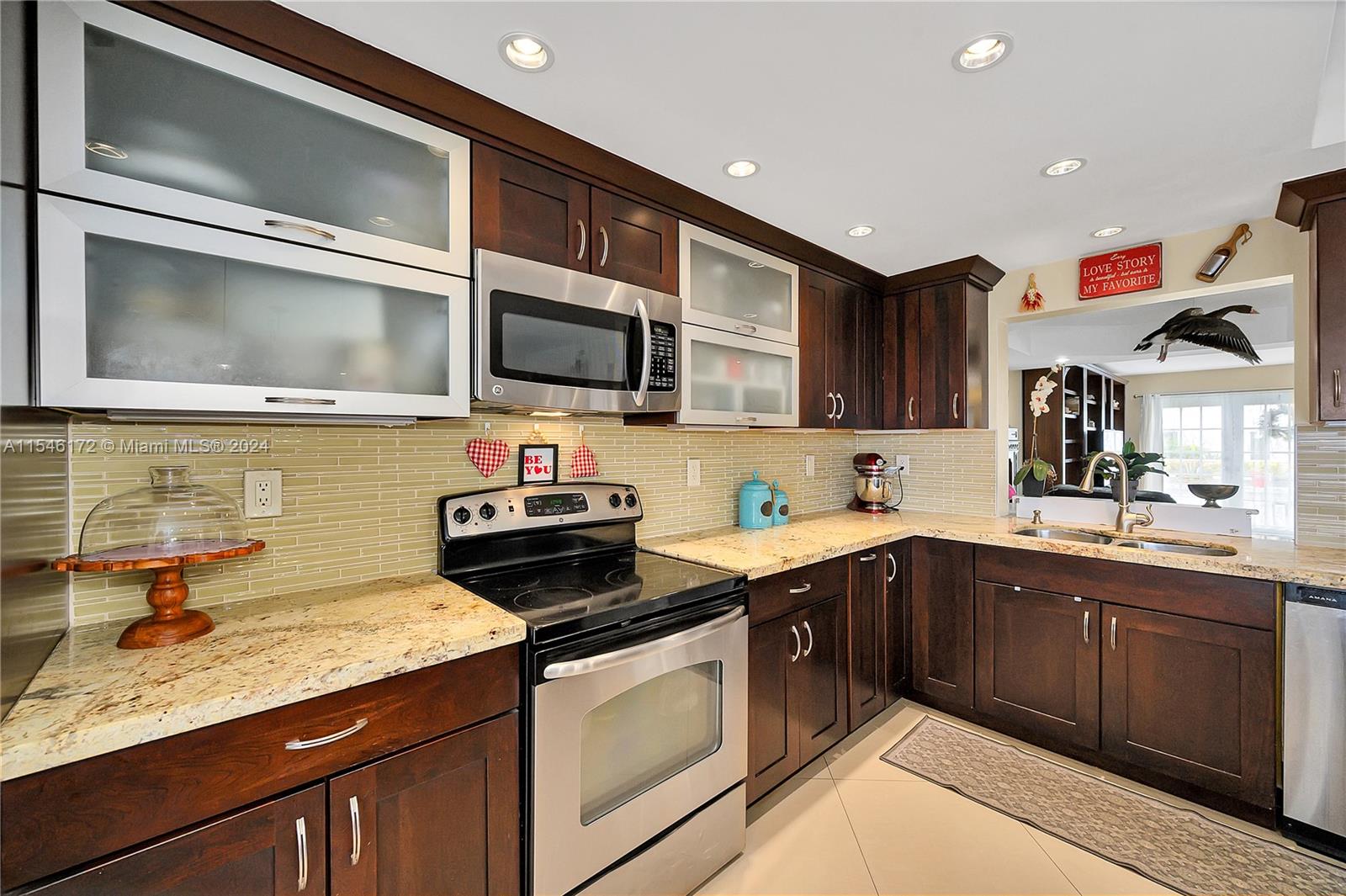 905 NE 27th Ave 905, Hallandale Beach, Florida 33009, 2 Bedrooms Bedrooms, ,2 BathroomsBathrooms,Residential,For Sale,905 NE 27th Ave 905,A11546172