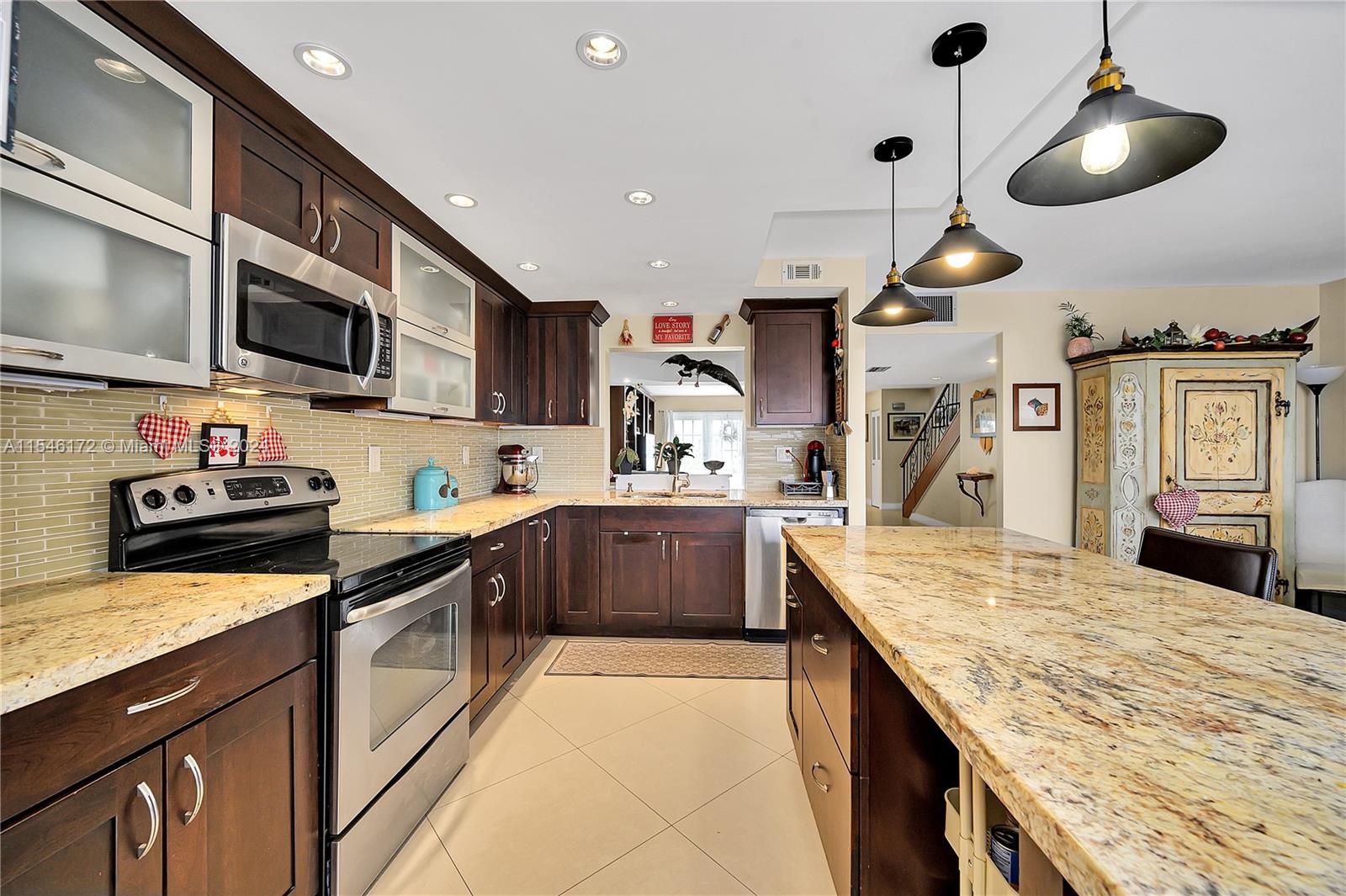 905 NE 27th Ave 905, Hallandale Beach, Florida 33009, 2 Bedrooms Bedrooms, ,2 BathroomsBathrooms,Residential,For Sale,905 NE 27th Ave 905,A11546172