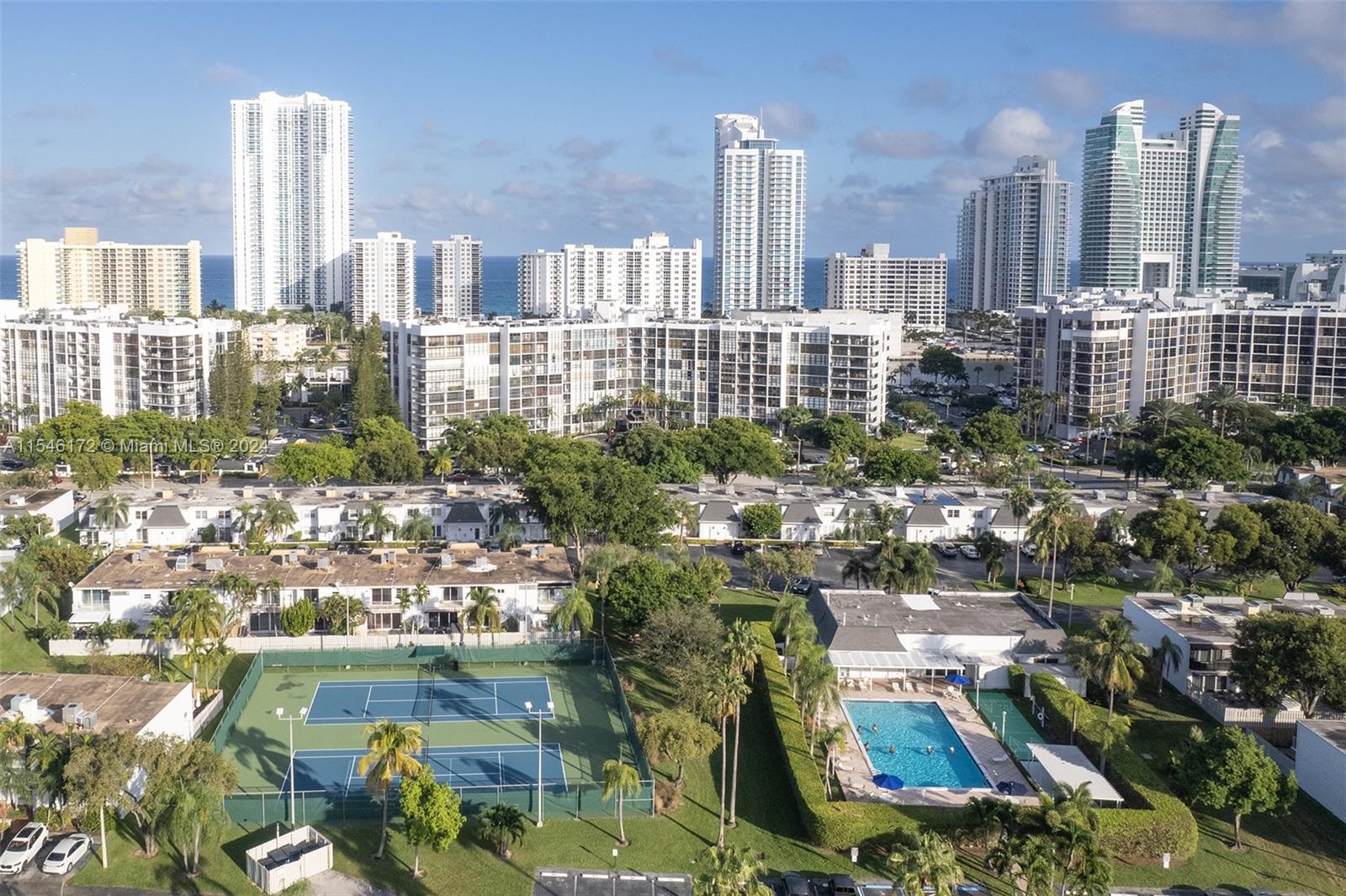 905 NE 27th Ave 905, Hallandale Beach, Florida 33009, 2 Bedrooms Bedrooms, ,2 BathroomsBathrooms,Residential,For Sale,905 NE 27th Ave 905,A11546172