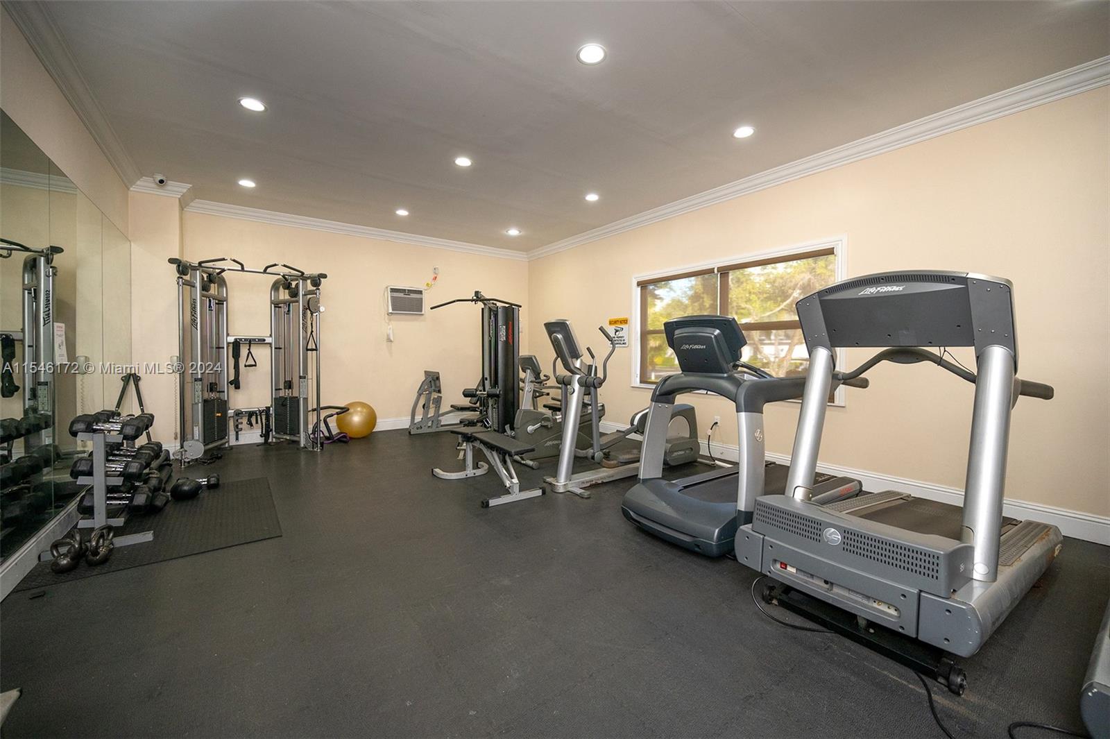 905 NE 27th Ave 905, Hallandale Beach, Florida 33009, 2 Bedrooms Bedrooms, ,2 BathroomsBathrooms,Residential,For Sale,905 NE 27th Ave 905,A11546172