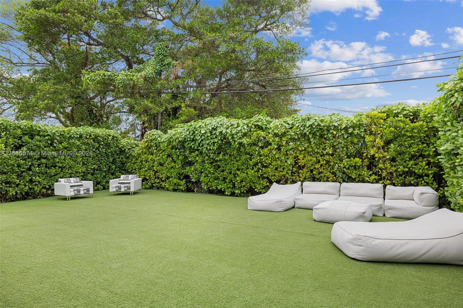 2615 NE 213th St, Miami, Florida 33180, 4 Bedrooms Bedrooms, ,2 BathroomsBathrooms,Residentiallease,For Rent,2615 NE 213th St,A11546574