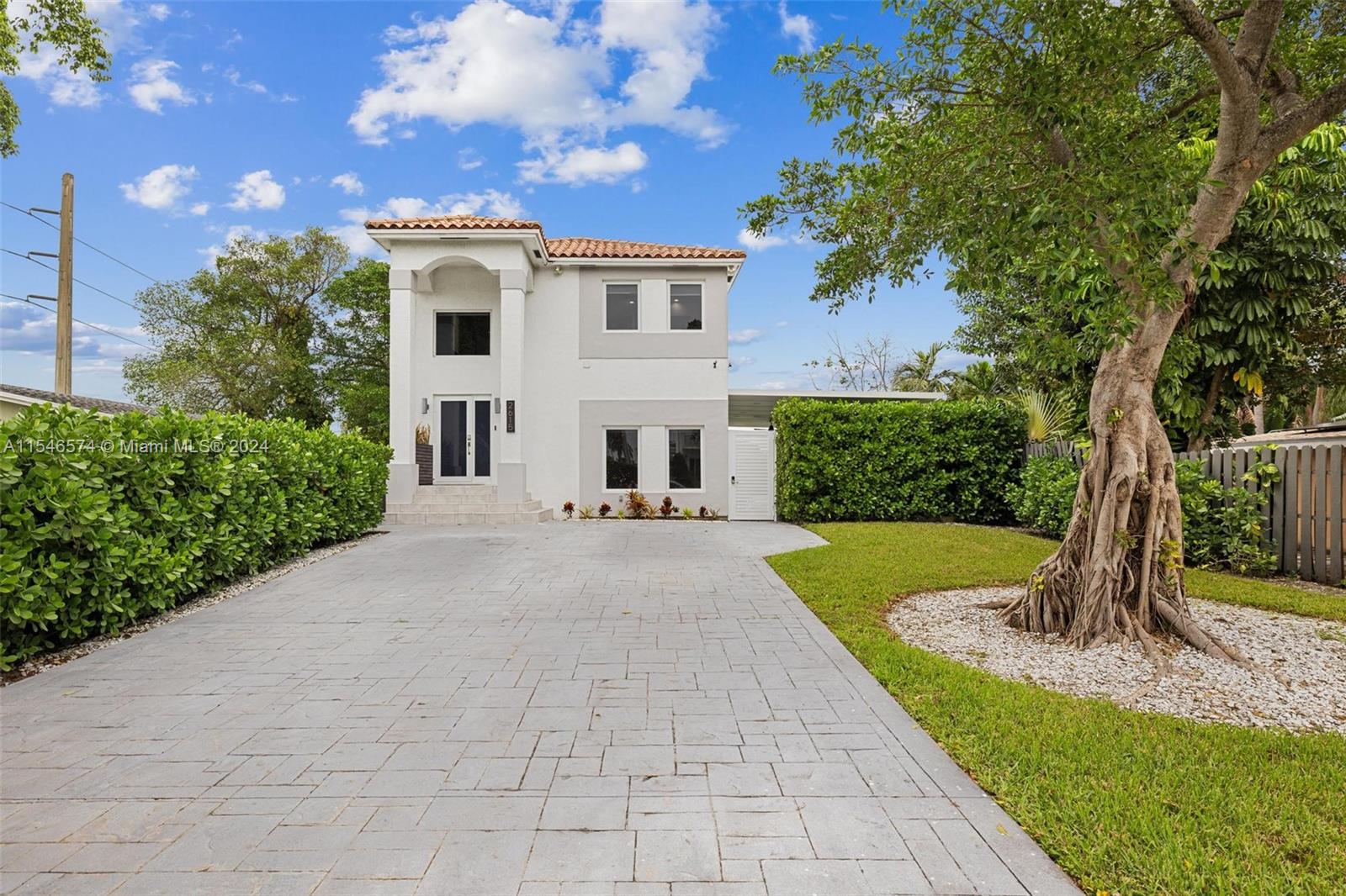 2615 NE 213th St, Miami, Florida 33180, 4 Bedrooms Bedrooms, ,2 BathroomsBathrooms,Residentiallease,For Rent,2615 NE 213th St,A11546574