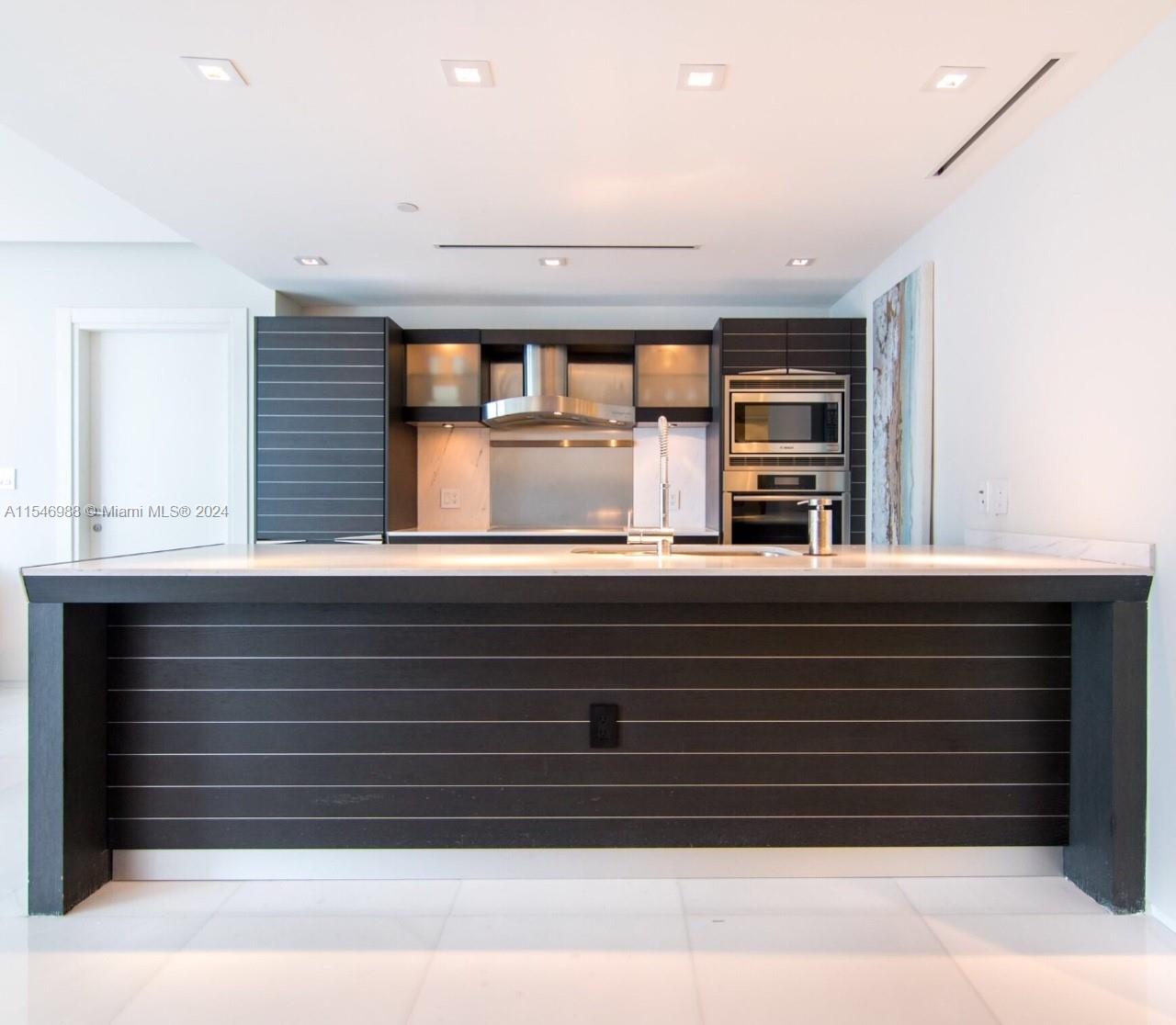 200 Biscayne Boulevard Way 3508, Miami, Florida 33131, 2 Bedrooms Bedrooms, ,2 BathroomsBathrooms,Residentiallease,For Rent,200 Biscayne Boulevard Way 3508,A11546988