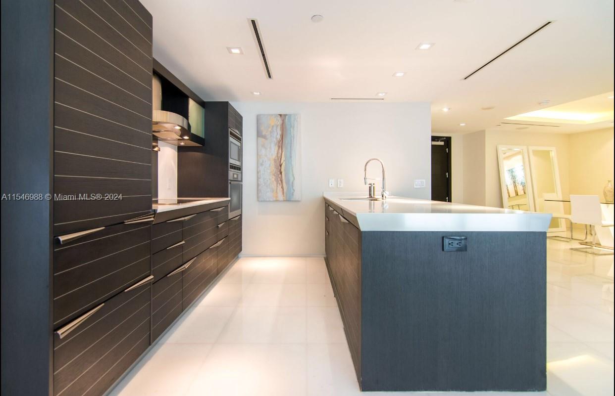 200 Biscayne Boulevard Way 3508, Miami, Florida 33131, 2 Bedrooms Bedrooms, ,2 BathroomsBathrooms,Residentiallease,For Rent,200 Biscayne Boulevard Way 3508,A11546988