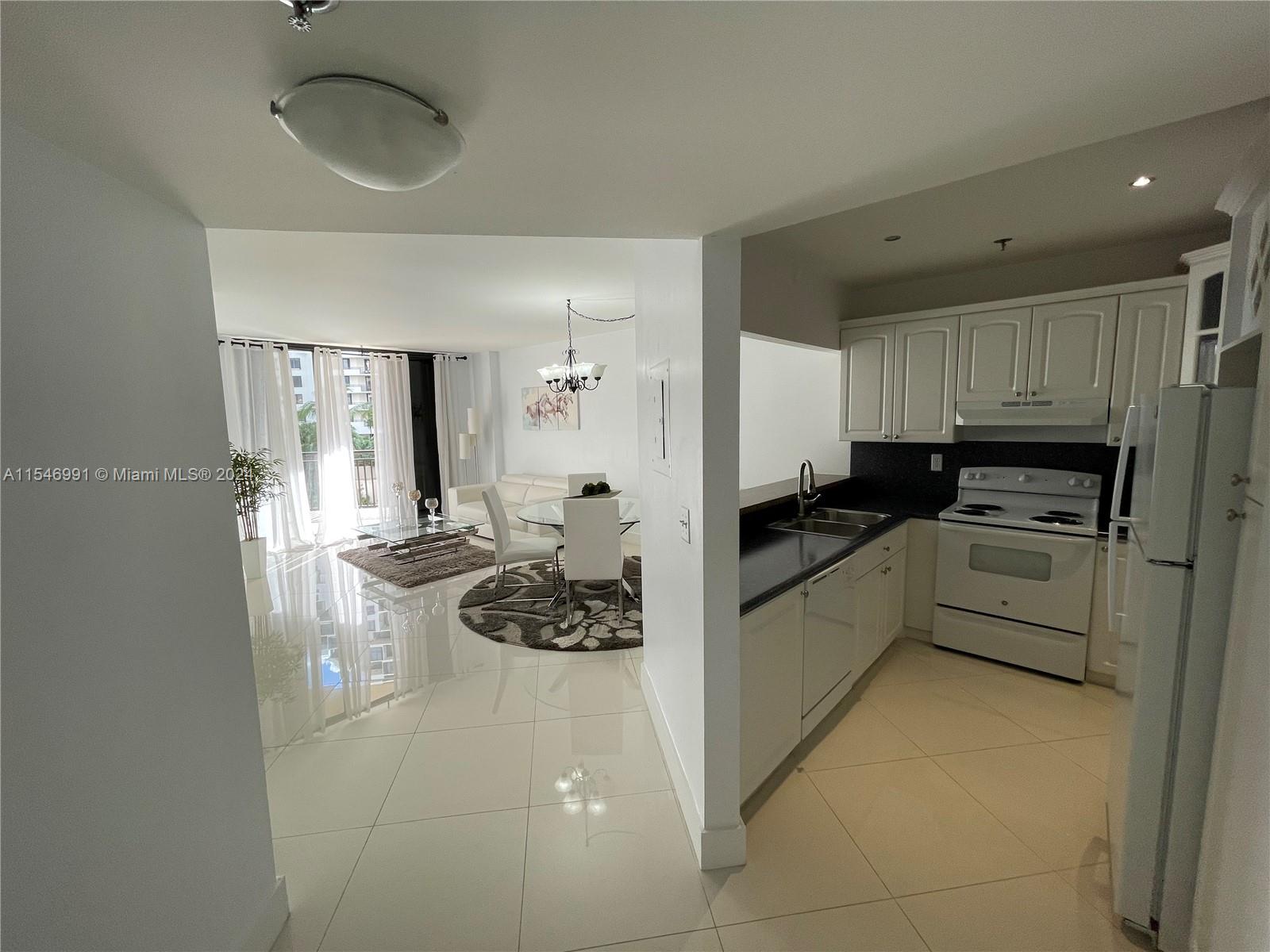 540 Brickell Key Dr 513, Miami, Florida 33131, 1 Bedroom Bedrooms, ,1 BathroomBathrooms,Residentiallease,For Rent,540 Brickell Key Dr 513,A11546991