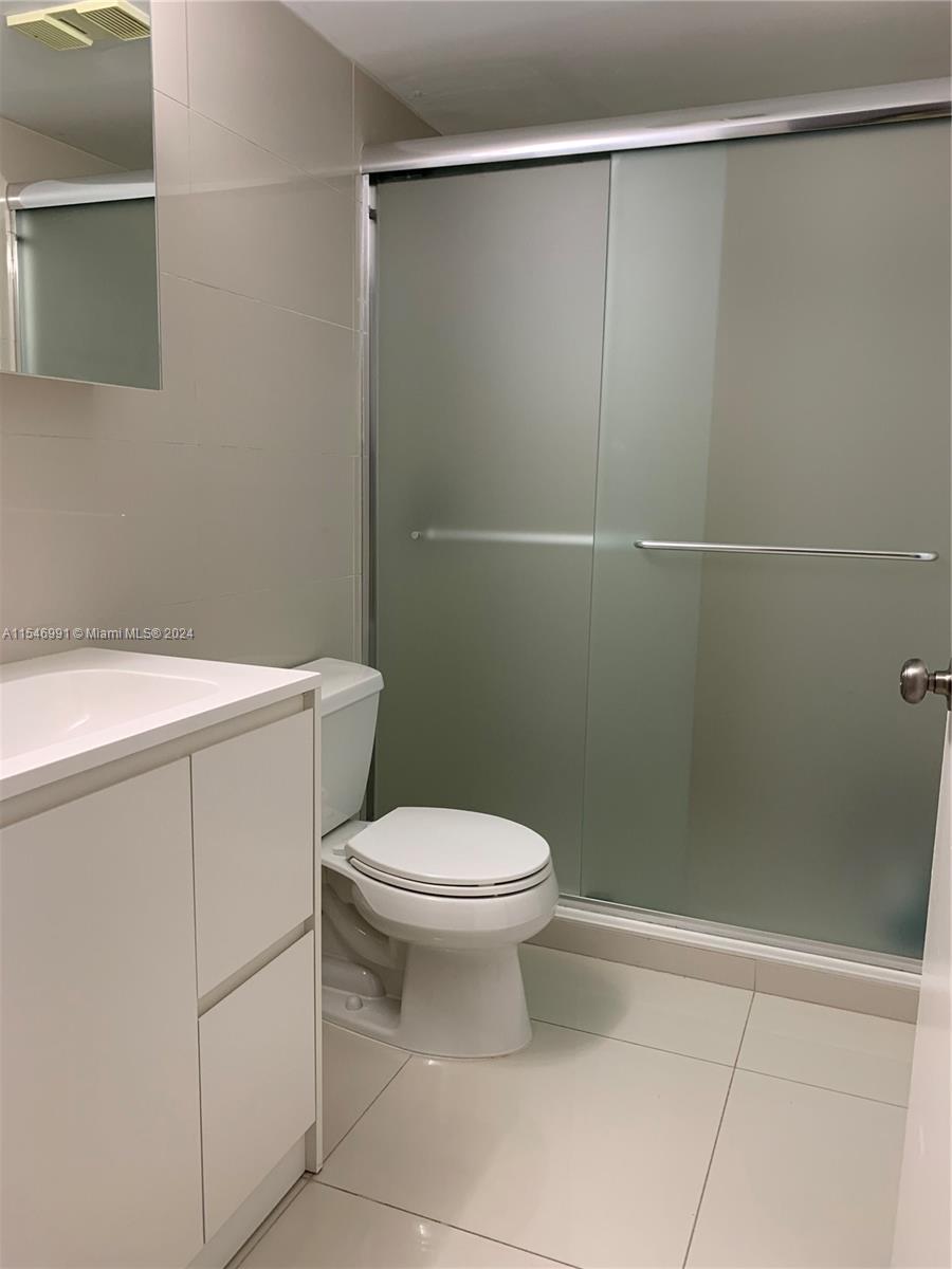 540 Brickell Key Dr 513, Miami, Florida 33131, 1 Bedroom Bedrooms, ,1 BathroomBathrooms,Residentiallease,For Rent,540 Brickell Key Dr 513,A11546991