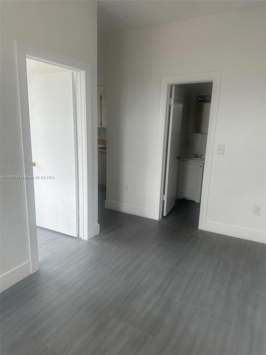 2961 SW 5th St 17, Miami, Florida 33135, 1 Bedroom Bedrooms, ,1 BathroomBathrooms,Residentiallease,For Rent,2961 SW 5th St 17,A11547011