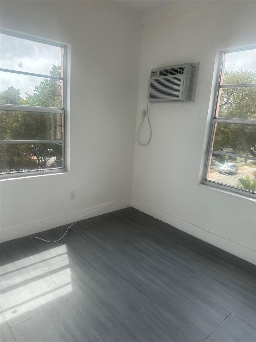 2961 SW 5th St 17, Miami, Florida 33135, 1 Bedroom Bedrooms, ,1 BathroomBathrooms,Residentiallease,For Rent,2961 SW 5th St 17,A11547011