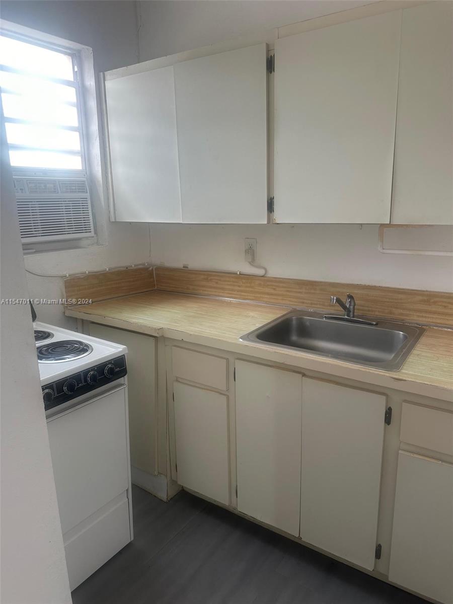 2961 SW 5th St 17, Miami, Florida 33135, 1 Bedroom Bedrooms, ,1 BathroomBathrooms,Residentiallease,For Rent,2961 SW 5th St 17,A11547011