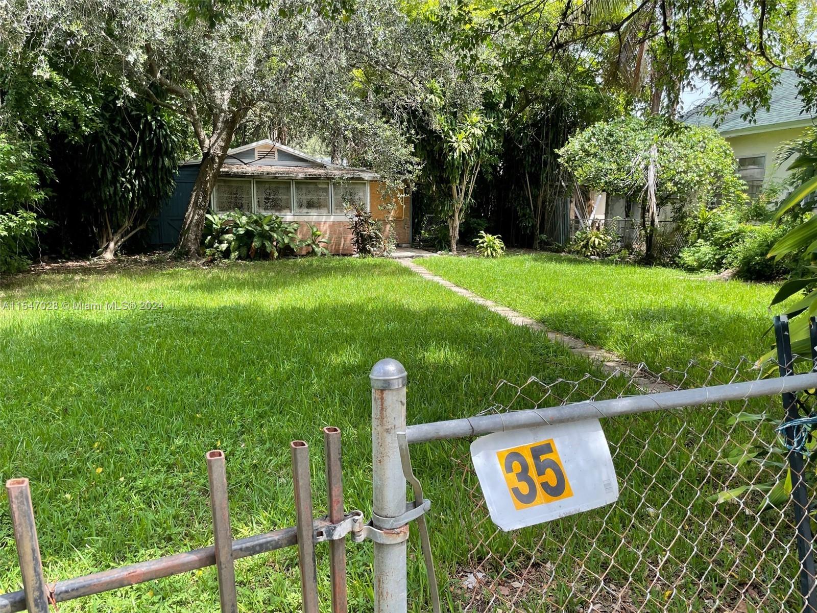 35 NE 60th St, Miami, Florida 33137, 2 Bedrooms Bedrooms, ,1 BathroomBathrooms,Residential,For Sale,35 NE 60th St,A11547028