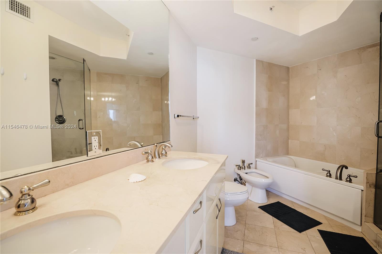 6365 Collins Ave 1408, Miami Beach, Florida 33141, 2 Bedrooms Bedrooms, ,2 BathroomsBathrooms,Residential,For Sale,6365 Collins Ave 1408,A11546478