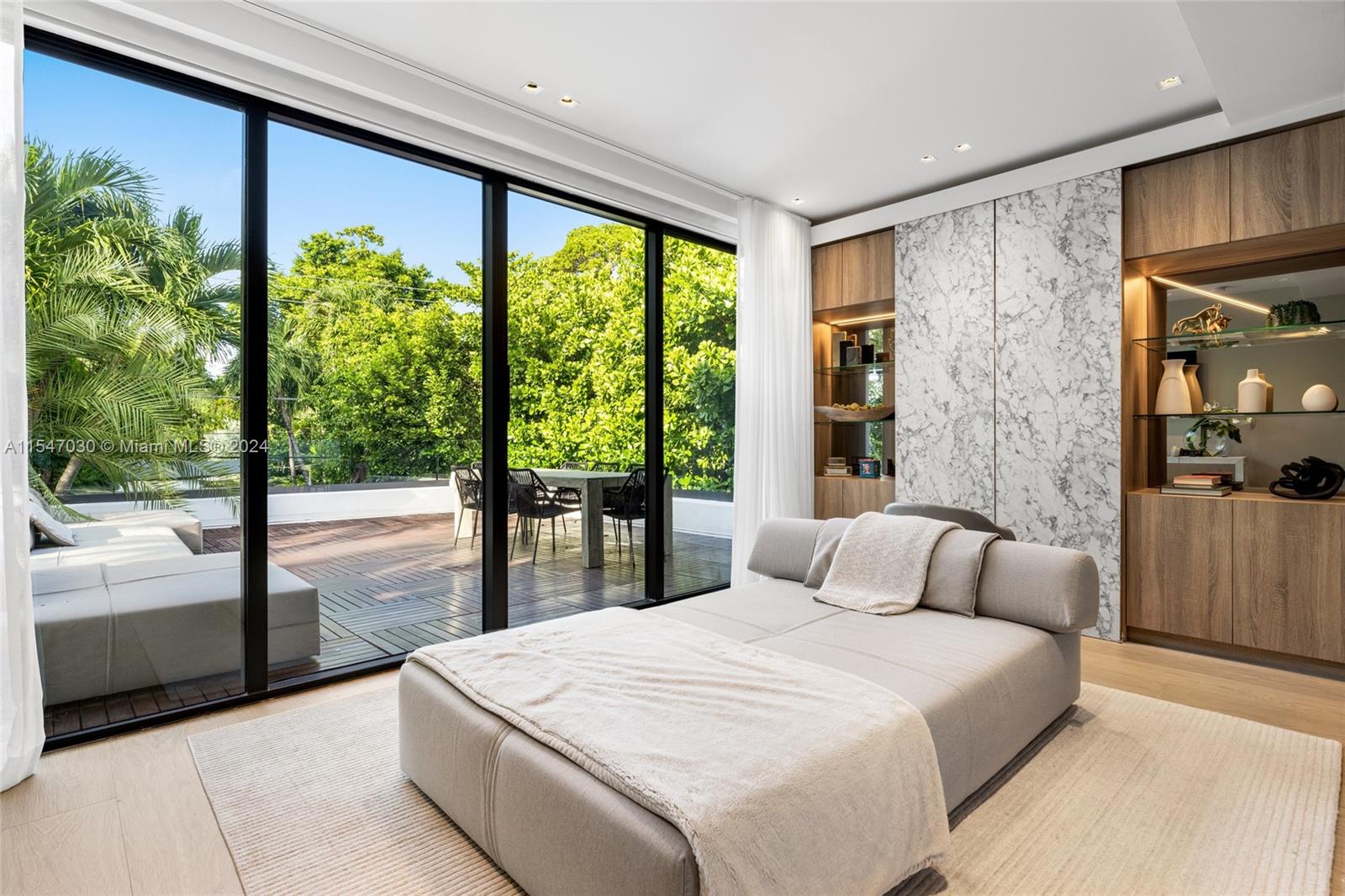 250 S Hibiscus Dr, Miami Beach, Florida 33139, 4 Bedrooms Bedrooms, ,4 BathroomsBathrooms,Residentiallease,For Rent,250 S Hibiscus Dr,A11547030