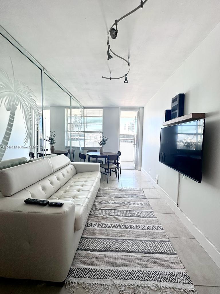 100 Lincoln Rd 1212, Miami Beach, Florida 33139, 1 Bedroom Bedrooms, ,1 BathroomBathrooms,Residentiallease,For Rent,100 Lincoln Rd 1212,A11545034