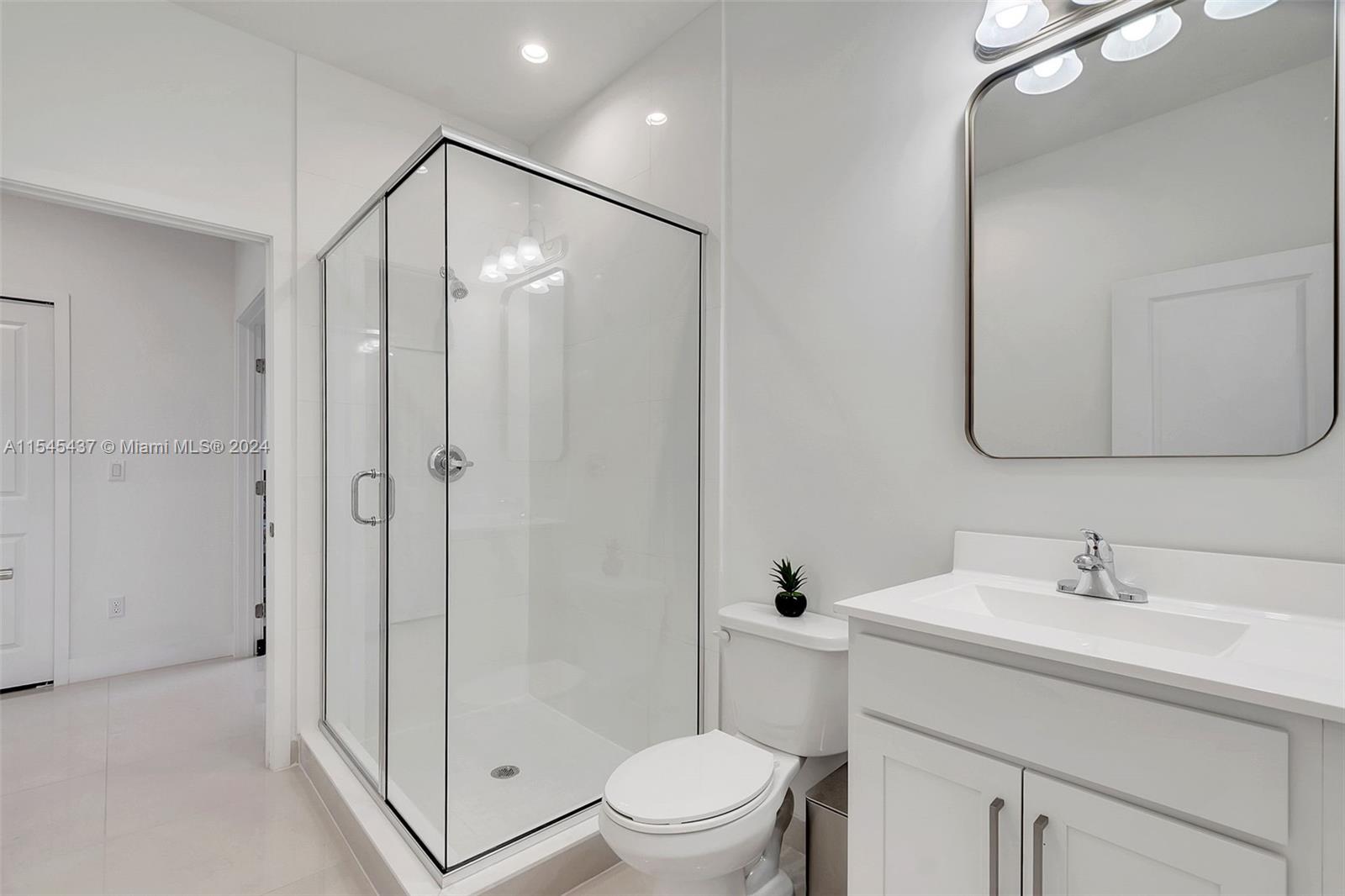14606 SW 22nd Ter, Miami, Florida 33175, 5 Bedrooms Bedrooms, ,4 BathroomsBathrooms,Residential,For Sale,14606 SW 22nd Ter,A11545437