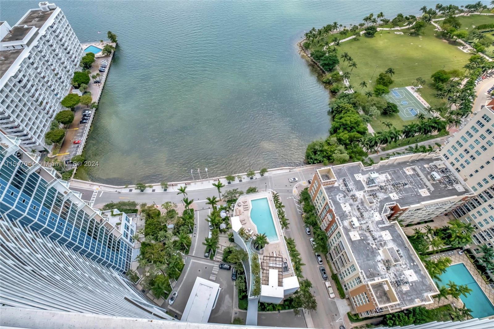 2020 N Bayshore Dr 3408, Miami, Florida 33137, 2 Bedrooms Bedrooms, ,2 BathroomsBathrooms,Residentiallease,For Rent,2020 N Bayshore Dr 3408,A11547044