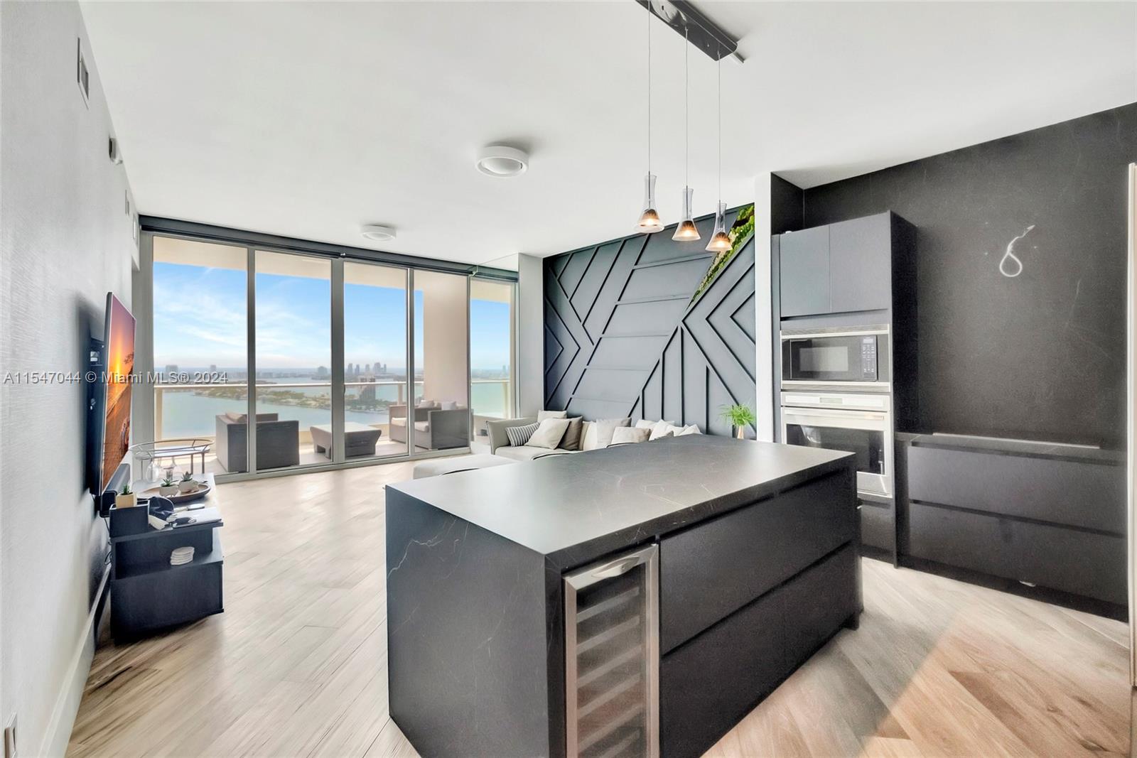 2020 N Bayshore Dr 3408, Miami, Florida 33137, 2 Bedrooms Bedrooms, ,2 BathroomsBathrooms,Residentiallease,For Rent,2020 N Bayshore Dr 3408,A11547044