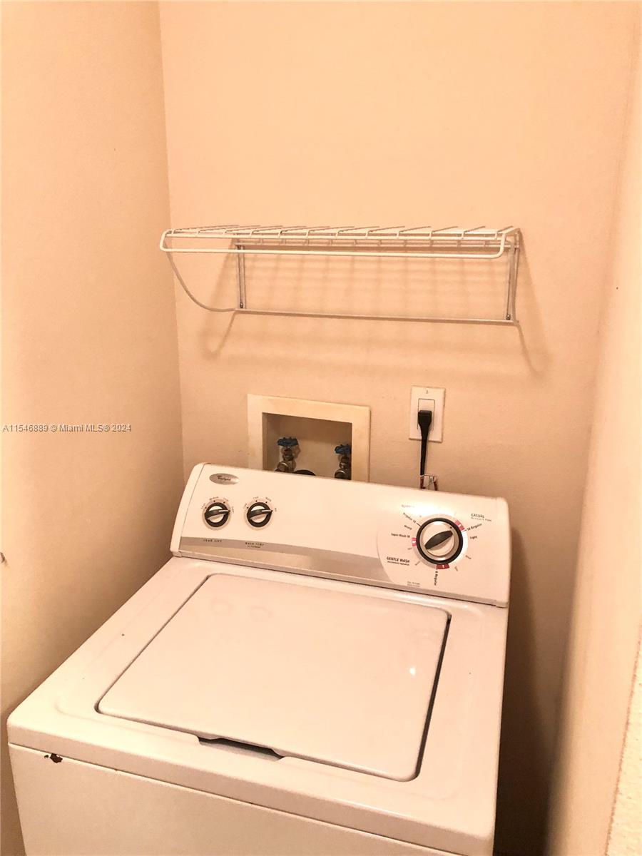 3001 NE 185th St 403, Aventura, Florida 33180, 2 Bedrooms Bedrooms, ,2 BathroomsBathrooms,Residentiallease,For Rent,3001 NE 185th St 403,A11546889