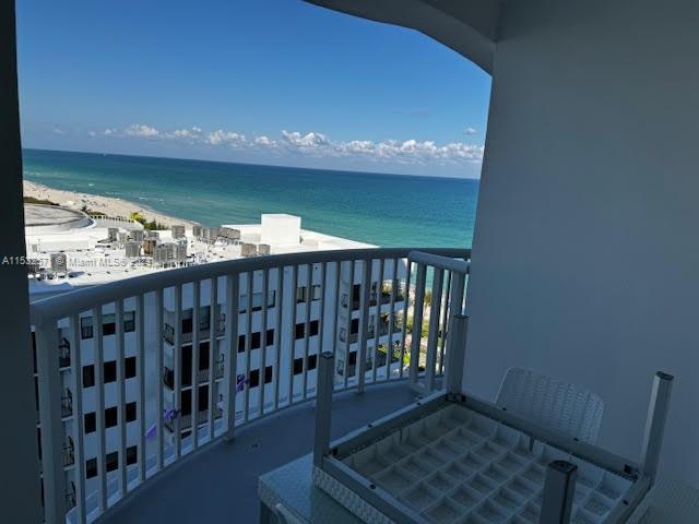 5401 Collins Ave 909, Miami Beach, Florida 33140, 1 Bedroom Bedrooms, ,1 BathroomBathrooms,Residentiallease,For Rent,5401 Collins Ave 909,A11532571