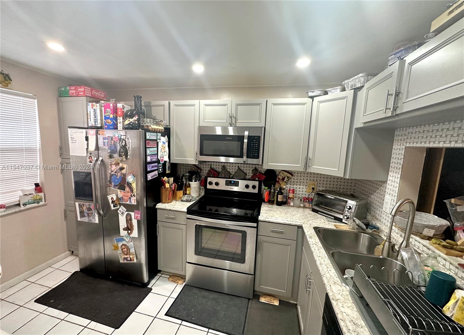 Lauderhill, Florida 33319, 2 Bedrooms Bedrooms, ,2 BathroomsBathrooms,Residentiallease,For Rent,A11547037