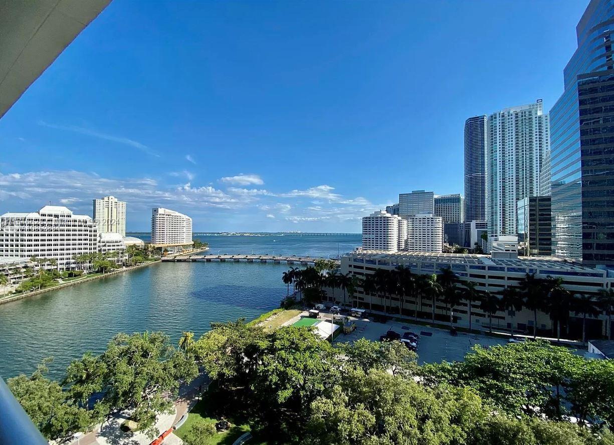 Spacious and bright 2 bed 2 bath+ Den with bay views facing SE towards Biscayne Bay. Den area can be used as office or 3rd bedroom. The unit offers high-end kitchen appliances by Wolf & Sub-Zero. New AC, washer and dryer installed within the past 2 years. The building offers resort style amenities including a state-of-the-art fitness center with classes, full service spa, infinity pool over looking Biscayne Bay, restaurants on site, 24-hr concierge, valet and much more. Centrally located in the heart of Brickell, walking distance to the best shopping, dining, and nightlife in Brickell.