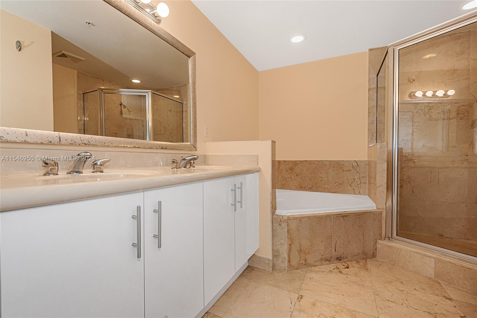 7900 Harbor Island Dr 618, North Bay Village, Florida 33141, 2 Bedrooms Bedrooms, ,2 BathroomsBathrooms,Residentiallease,For Rent,7900 Harbor Island Dr 618,A11546950