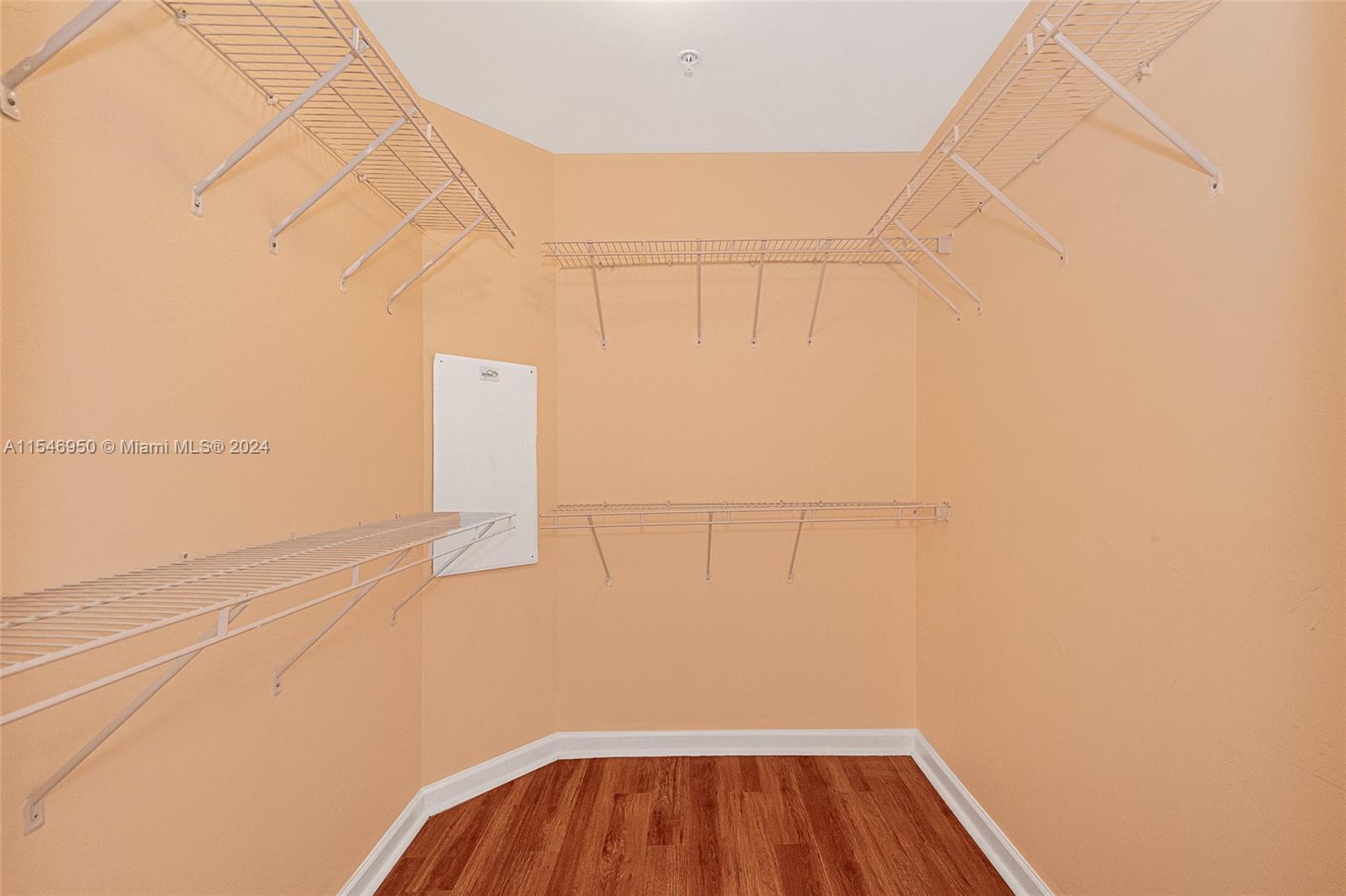 7900 Harbor Island Dr 618, North Bay Village, Florida 33141, 2 Bedrooms Bedrooms, ,2 BathroomsBathrooms,Residentiallease,For Rent,7900 Harbor Island Dr 618,A11546950