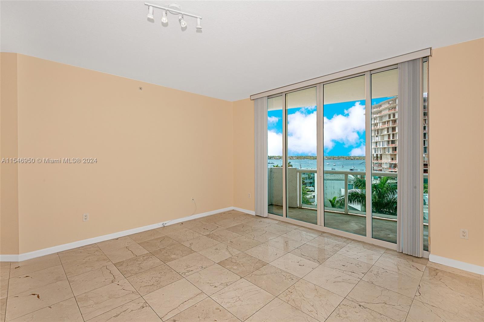 7900 Harbor Island Dr 618, North Bay Village, Florida 33141, 2 Bedrooms Bedrooms, ,2 BathroomsBathrooms,Residentiallease,For Rent,7900 Harbor Island Dr 618,A11546950