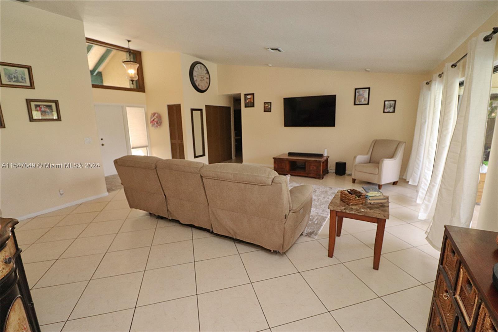 Listing Photo 7