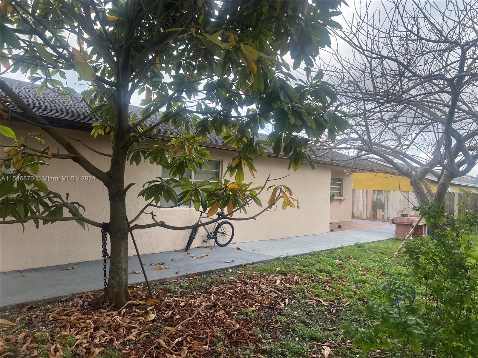 25935 SW 123rd Ave, Homestead, Florida 33032, 4 Bedrooms Bedrooms, ,3 BathroomsBathrooms,Residential,For Sale,25935 SW 123rd Ave,A11546870