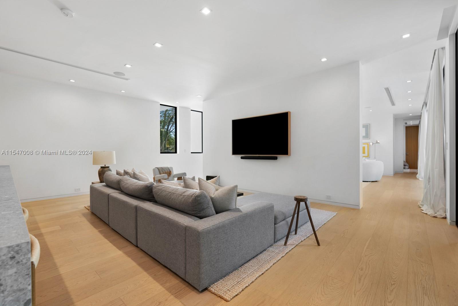 521 Santurce Ave, Coral Gables, FL, 33143 United States, 6 Bedrooms Bedrooms, ,6 BathroomsBathrooms,Residential,For Sale,Santurce Ave,A11547008